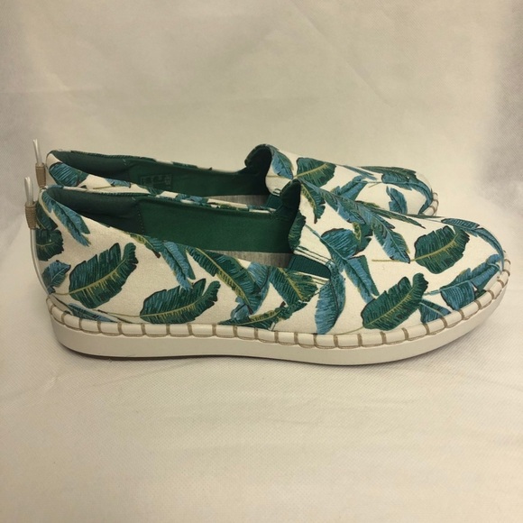 Cloudsteppers by Clarks Slip-on Palm Shoes 8W NWOB Step Glow Jade - Picture 5 of 6